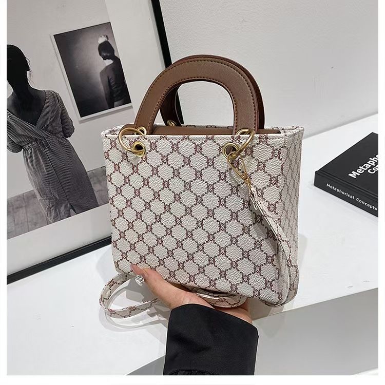 Cross-border Vintage Portable Women's Bag New Personality Fashion Hundred Large Capacity Single Shoulder Crossbody Bag Wholesale Whole Network Quality First Service First Price Lowest