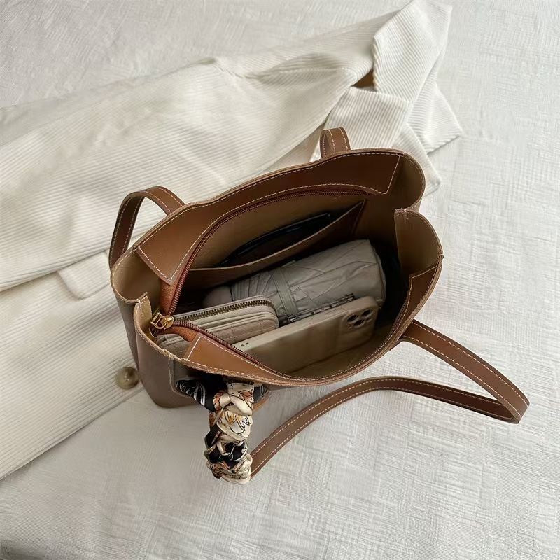 Large Bag Women's Large Capacity Bag New High-end Sense Niche Shoulder Bag College Students Commuting Tote Bag Whole Network Quality First Service First Price Lowest