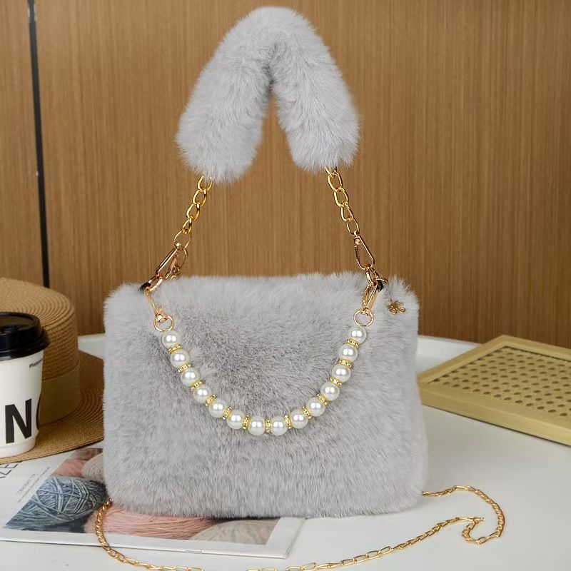 New Autumn-Winter Plush Handbag. Women's Fashionable Small Indie Chain Crossbody Bag. Small Square Bag With Plush Material. Top Quality Across The Entire Internet.