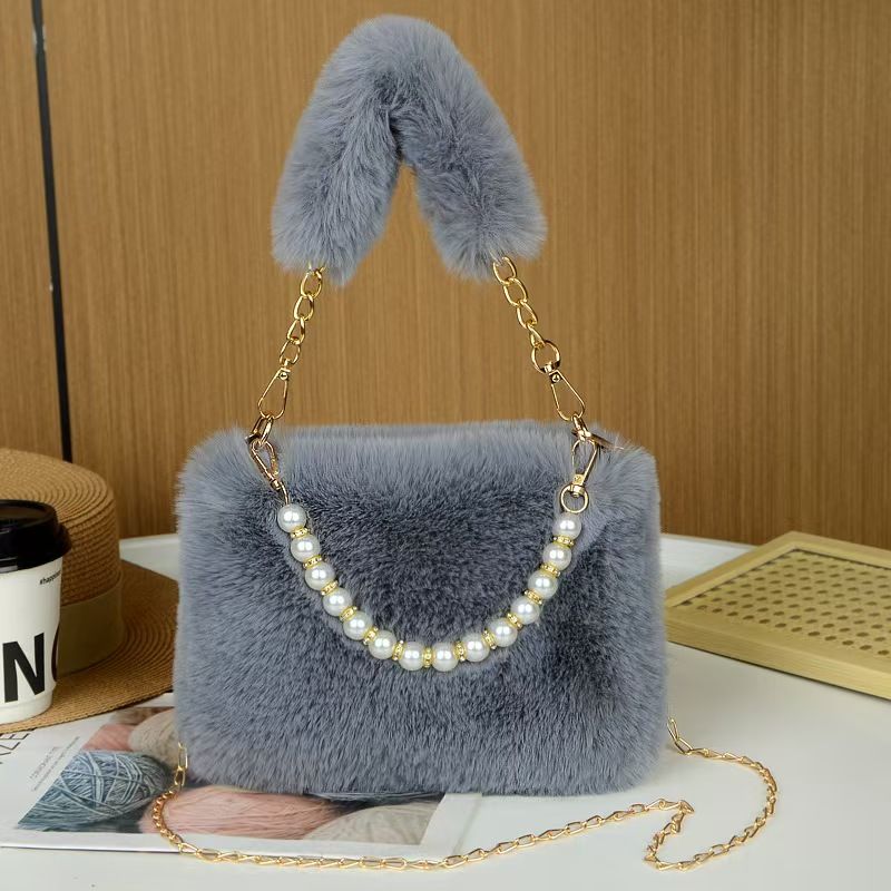 New Autumn-Winter Plush Handbag. Women's Fashionable Small Indie Chain Crossbody Bag. Small Square Bag With Plush Material. Top Quality Across The Entire Internet.