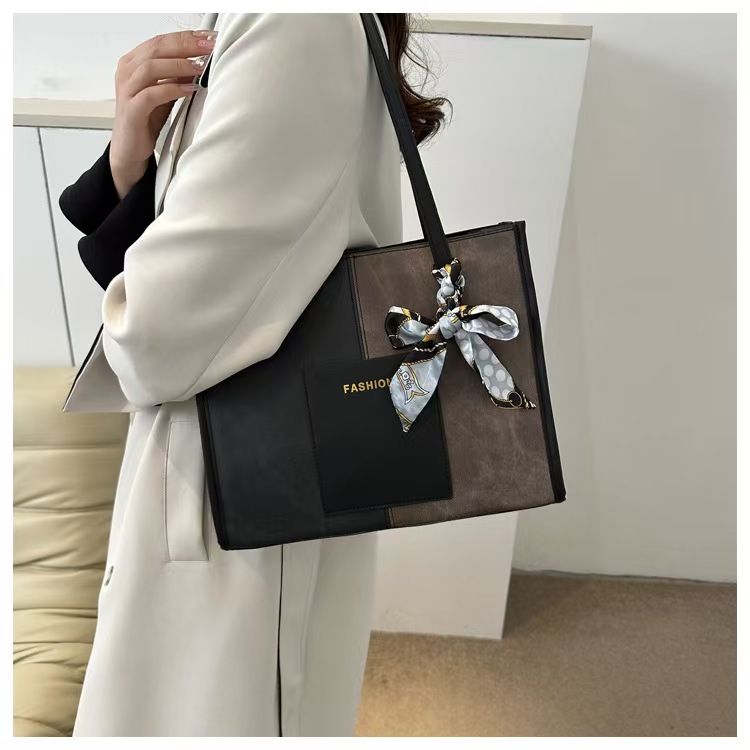 Tote Bag - Simple Design Large Capacity Suitable For Autumn And Winter Fashionable And Casual Color-Matched Commuter Bag For Carrying On The Shoulder Women's Model The Highest Quality Available On The