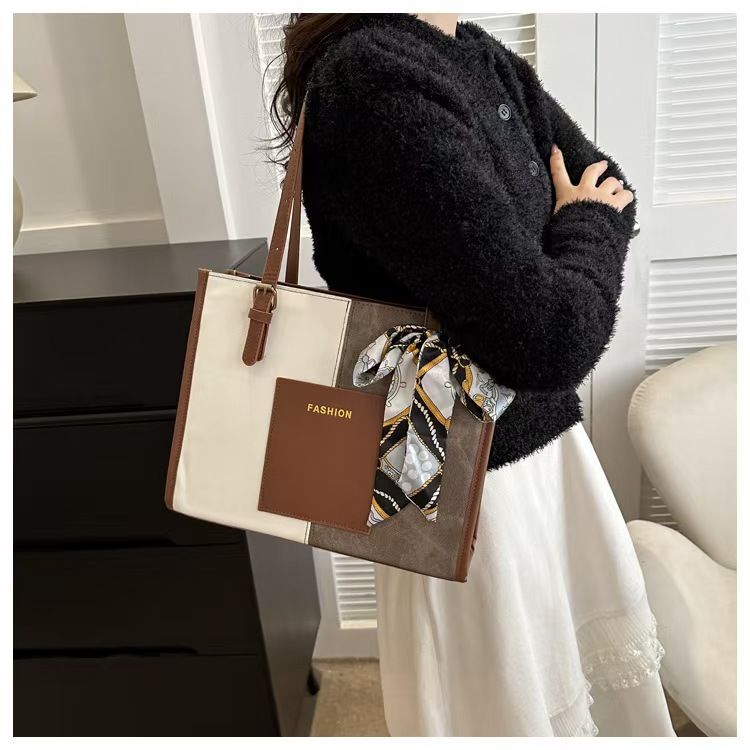 Tote Bag - Simple Design Large Capacity Suitable For Autumn And Winter Fashionable And Casual Color-Matched Commuter Bag For Carrying On The Shoulder Women's Model The Highest Quality Available On The