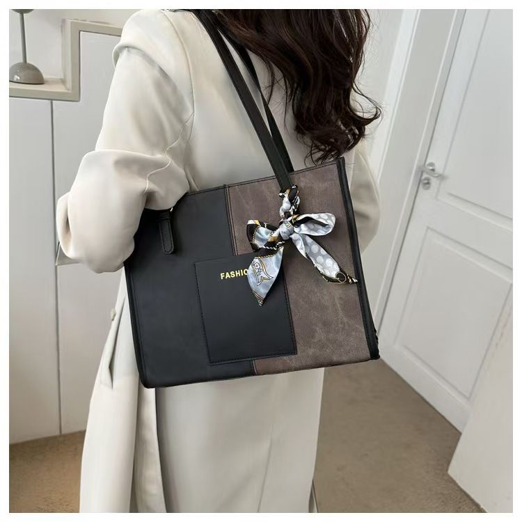 Tote Bag - Simple Design Large Capacity Suitable For Autumn And Winter Fashionable And Casual Color-Matched Commuter Bag For Carrying On The Shoulder Women's Model The Highest Quality Available On The