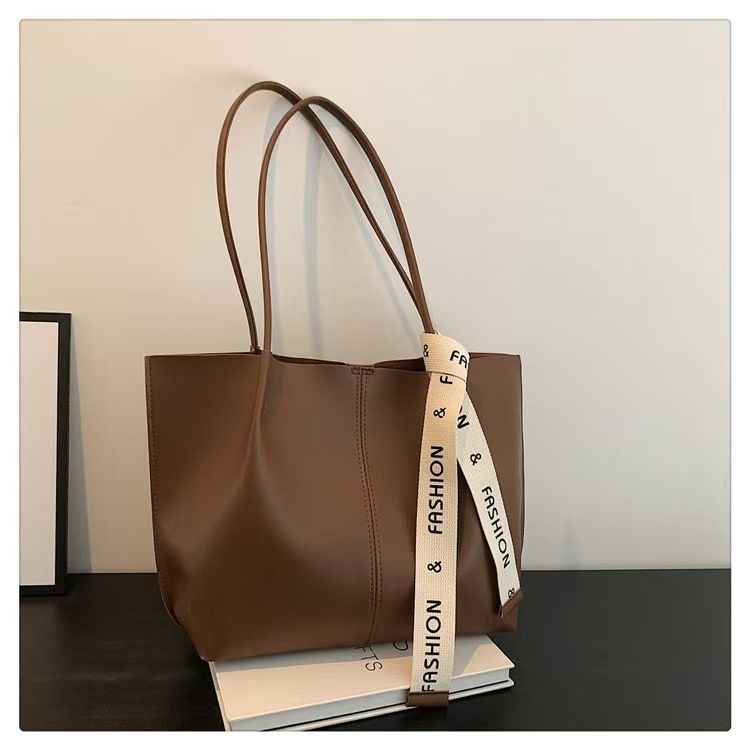 Large Capacity Women's Bag 2024 Spring/Summer New Niche Retro Shoulder Bag Advanced Sense Large Bag Commuter Tote Bag Tide Whole Network Quality First Service First Price Lowest