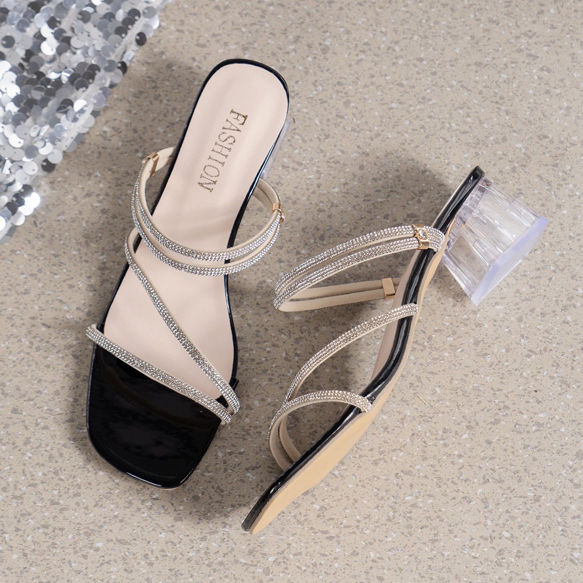 New Arrival Big Size Fashion Women’s Sandals Two Ways To Wear Open Shoes Low Heels Flat Bottom  Slippers Ladies  Shining Daily Shoes Girls Sandal