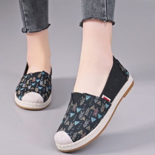 Shoes women's 2025 new fisherman shoes one foot slip-on slip-on shoes flat fashion casual old Beijing cloth shoes black