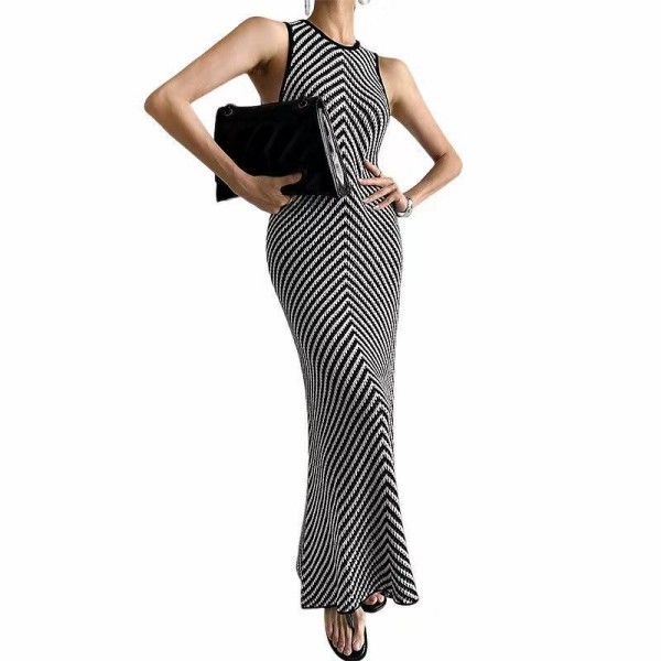 A High-End Round-Neck Striped Color-Blocking Figure-Hugging Slimming Sleeveless Knitted Dress