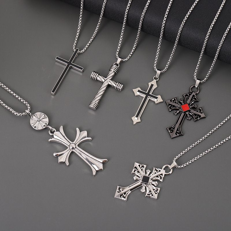 Stylish men's titanium steel retro cross pendant Handsome personality Hip hop accessory necklace collarbone chain jewelry