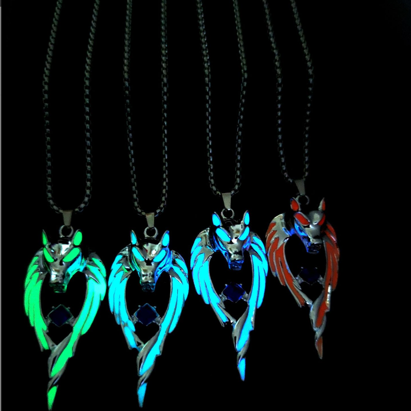New retro hip hop street hipster male glow-in-the-dark Wolf Totem Northern Wolf King Luminous pendant for men