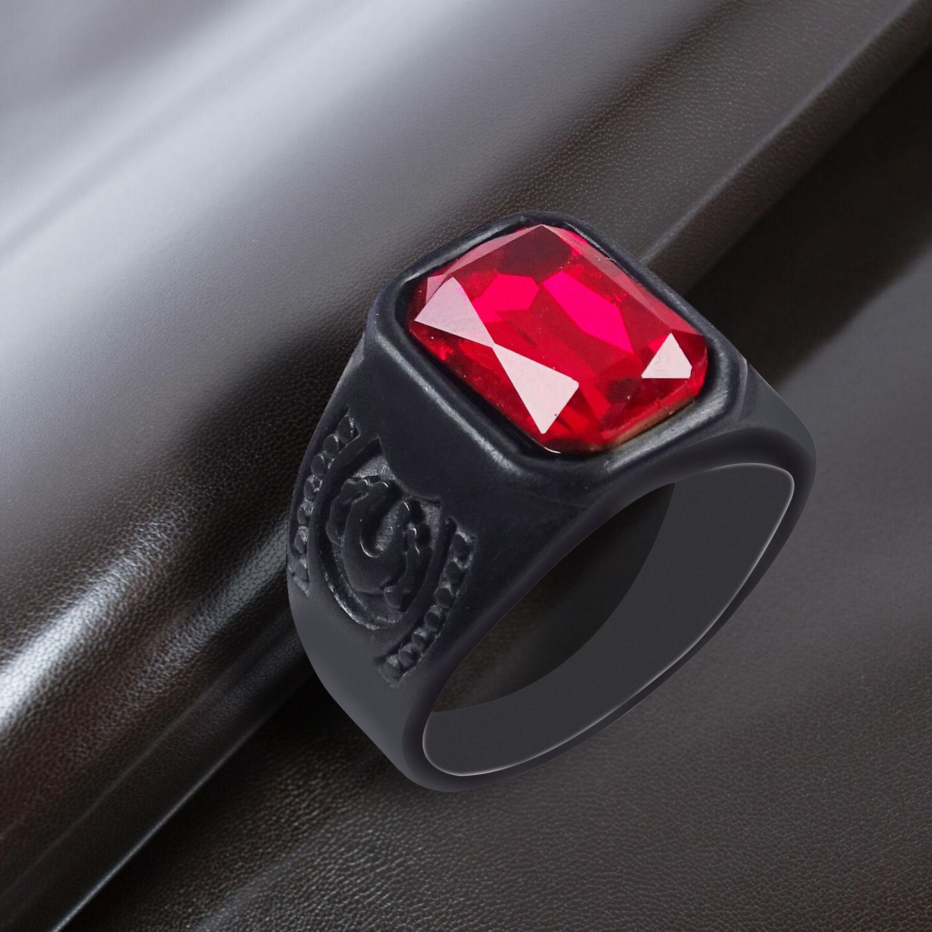 Hot selling new men's personality trend ring black inset red zircon male fashion jewelry horseshoe ring