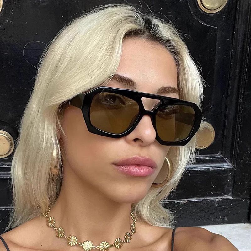 Fashion Europe and the United States double beam irregular sunglasses ladies big frame Instagram personality wear with glasses leopard print street shot sunglasses
