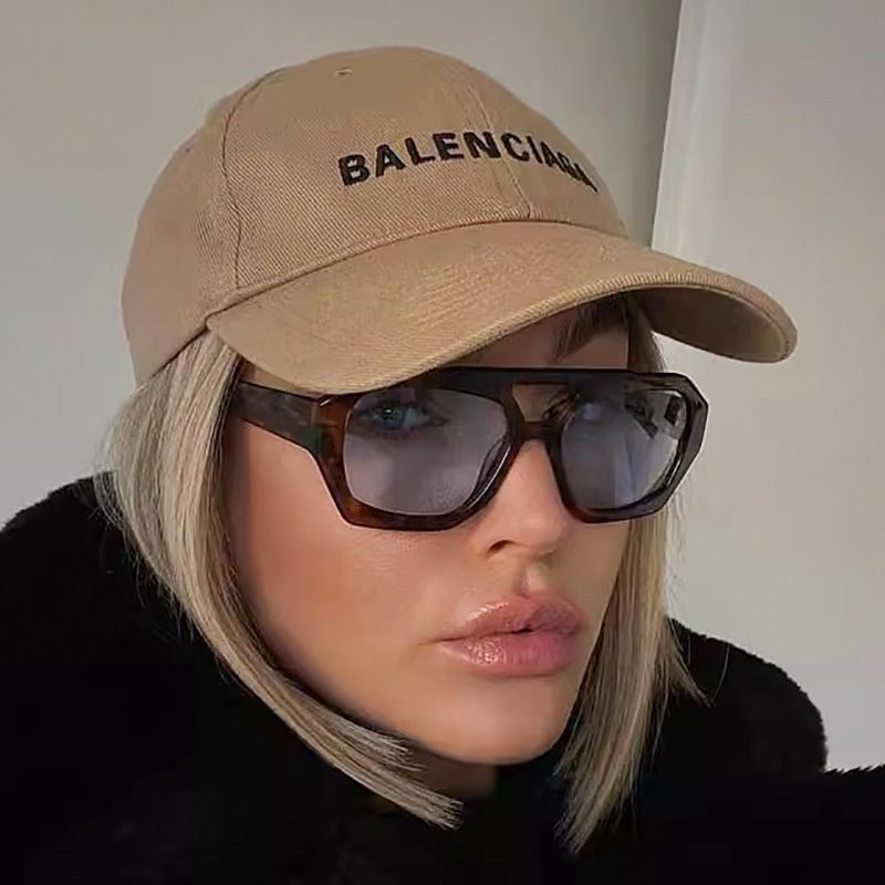 Fashion Europe and the United States double beam irregular sunglasses ladies big frame Instagram personality wear with glasses leopard print street shot sunglasses