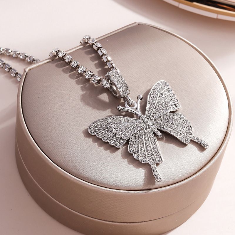 Women's Necklace Ladies' temperament Crystal Ice Ice Diamond Butterfly pendant Necklace Clavicle Clavicle Chain Punk Hip Hop Black Gold Jewelry Luxury Fashion accessories Christmas Birthday Gift