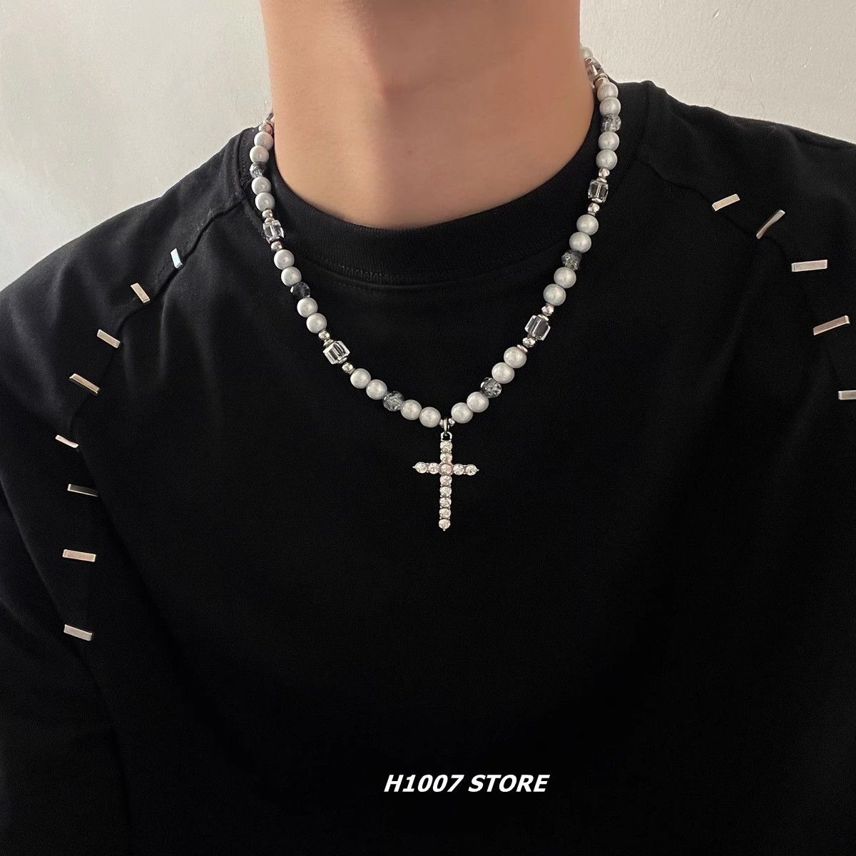 Reflective pearl patchwork cross niche design collarbone chain Titanium steel necklace Men's hip hop necklace girls' necklace
