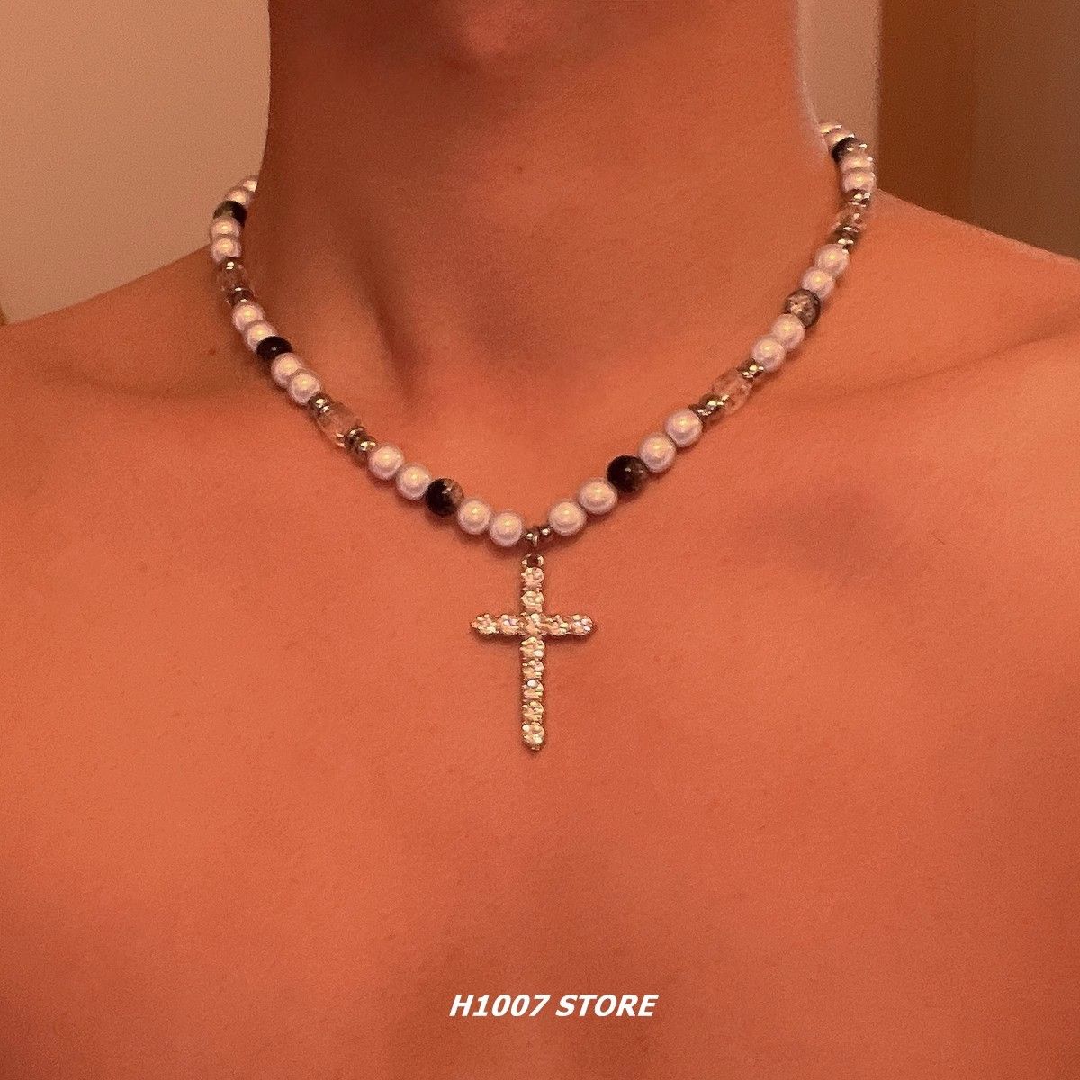 Reflective pearl patchwork cross niche design collarbone chain Titanium steel necklace Men's hip hop necklace girls' necklace