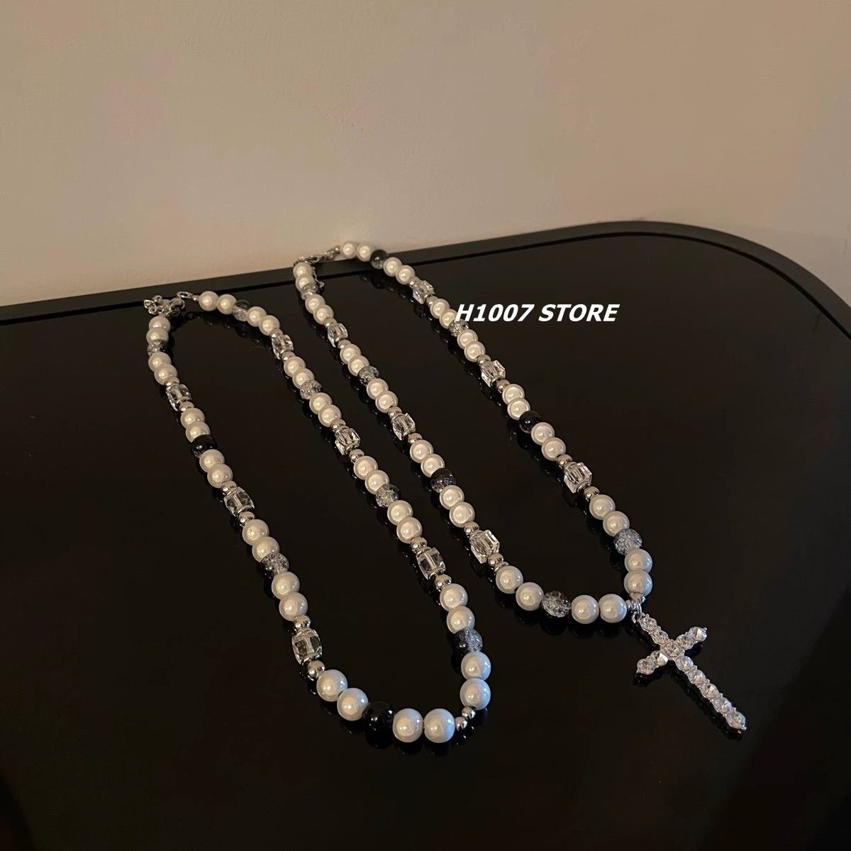 Reflective pearl patchwork cross niche design collarbone chain Titanium steel necklace Men's hip hop necklace girls' necklace