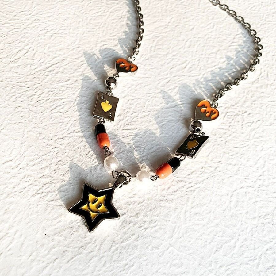 An ins national trend smiling lucky star patchwork necklace for men and women, a hip-hop high-end style collarbone chain hoodie accessory necklace