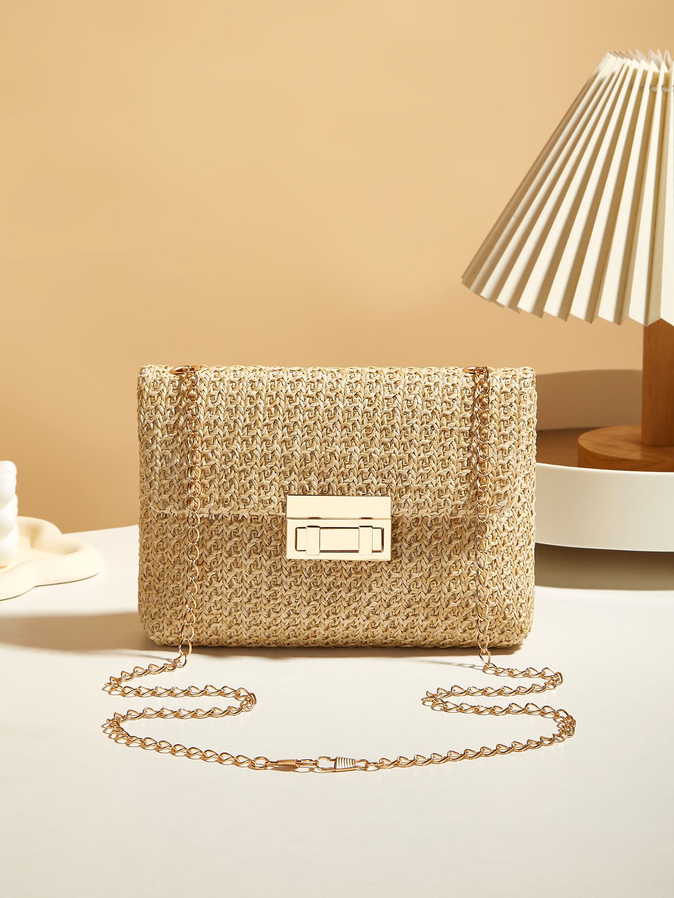 New fashionable crossbody bag, Korean-style trendy straw-woven women's bag with lock closure, simple small square bag