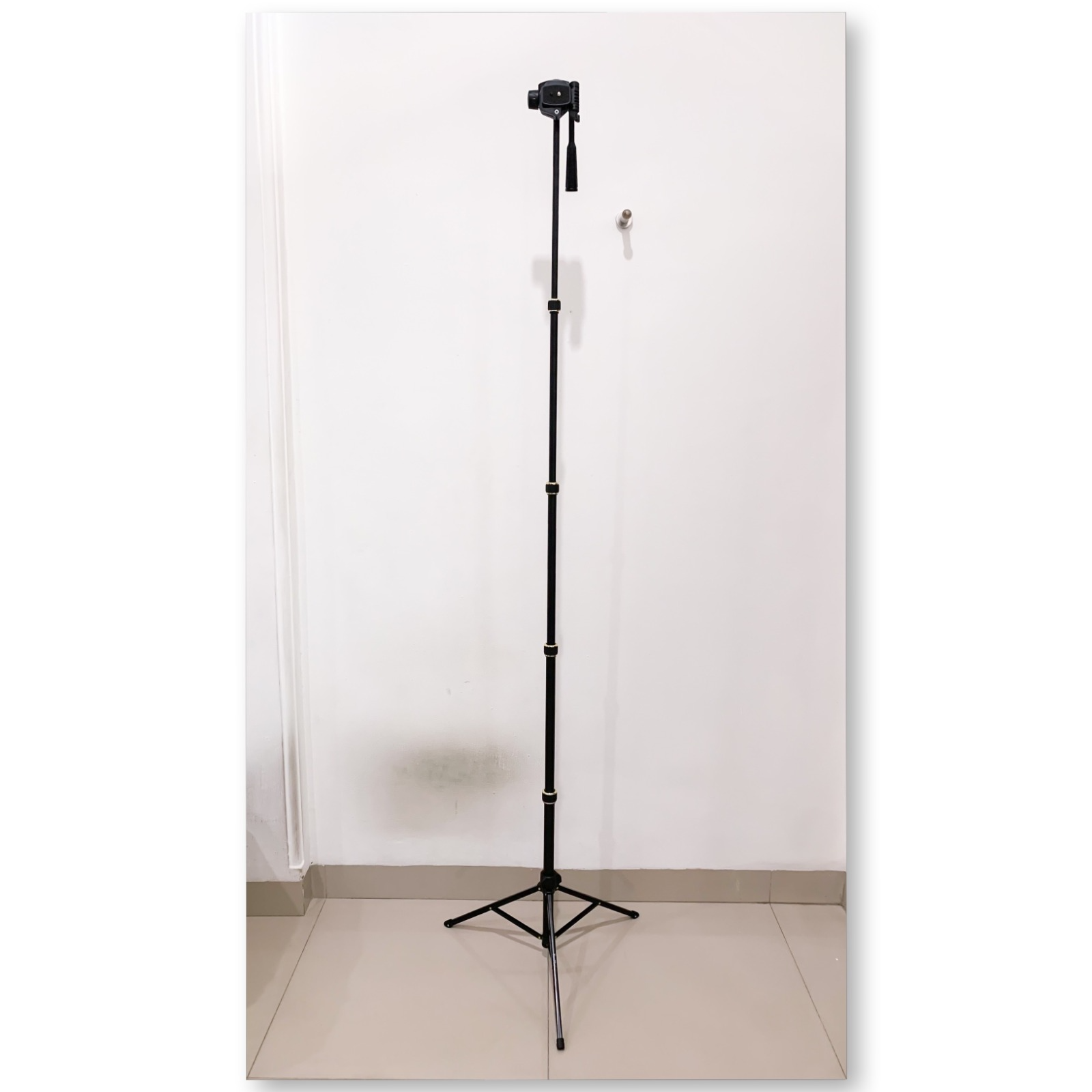1.5 Mtrs (61-inch) PremiumDuty Aluminum Extendable 360 Degree Rotatable 175 cm Tripod with Carrying Bag