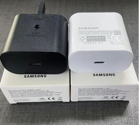 SAMSUNG FAST CHARGER 25 Watts Super Fast Charger with Type C TO C Charging Cable Data CAble For All Type C FOR ALL SAMSUNG PHONES AND ANY OTHER PHONES
