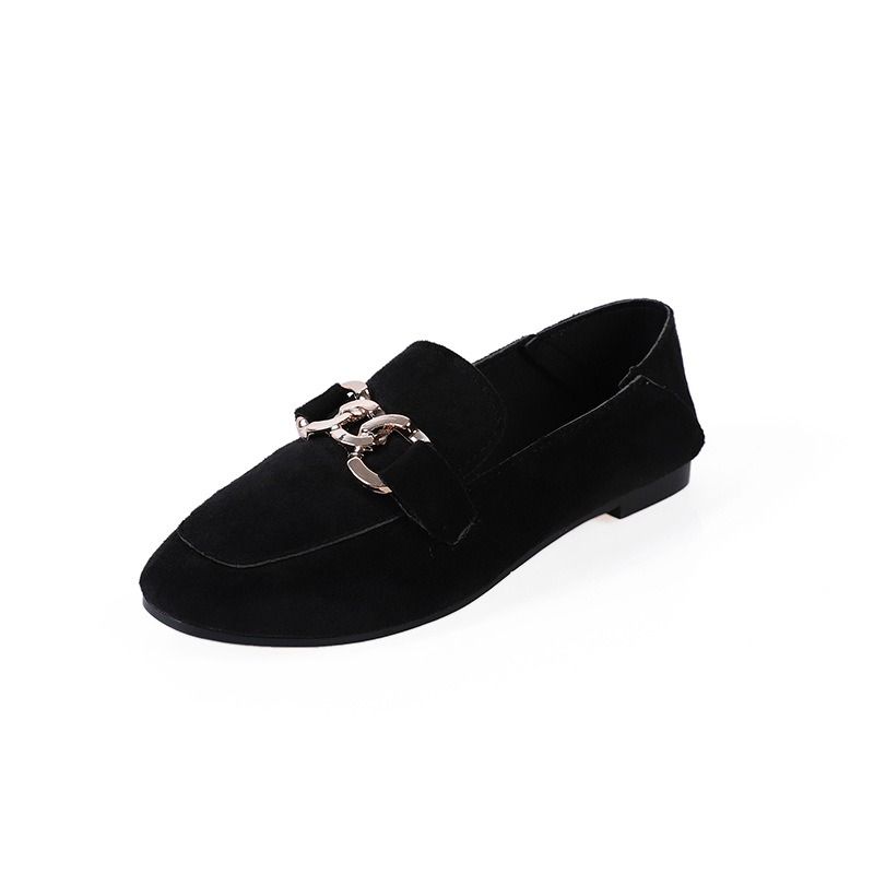 Two types of wearing styles suitable for various occasions featuring women's flat shoes new moccasins and fashionable versatile casual footwear black