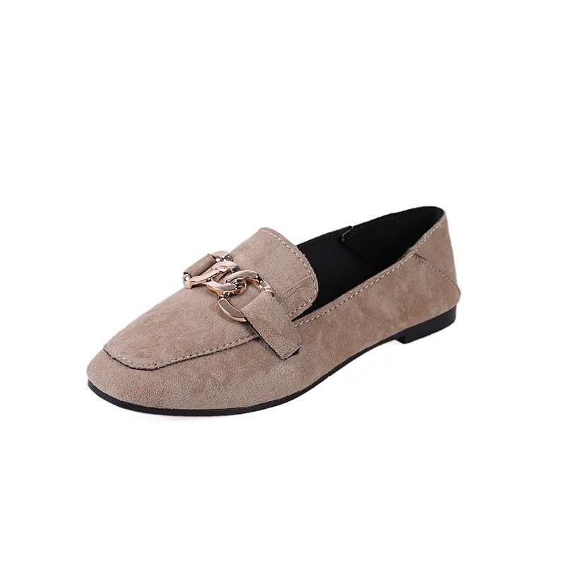 Two types of wearing styles suitable for various occasions featuring women's flat shoes new moccasins and fashionable versatile casual footwear black