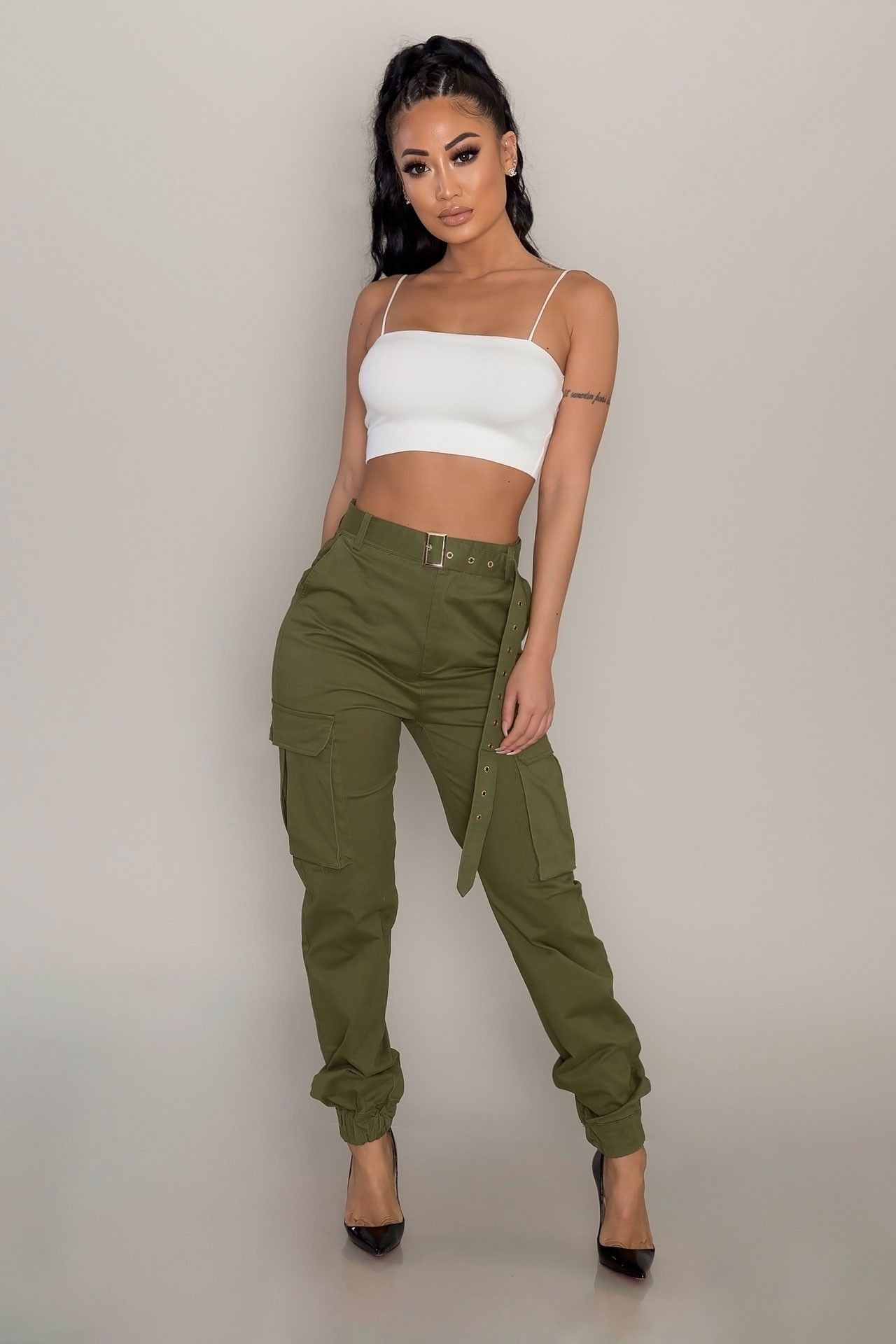 Plus Size Pants Women Casual High Waist Cargo Pants Women Loose Green Red Khaki Trousers Pockets Elastic Waist Trousers