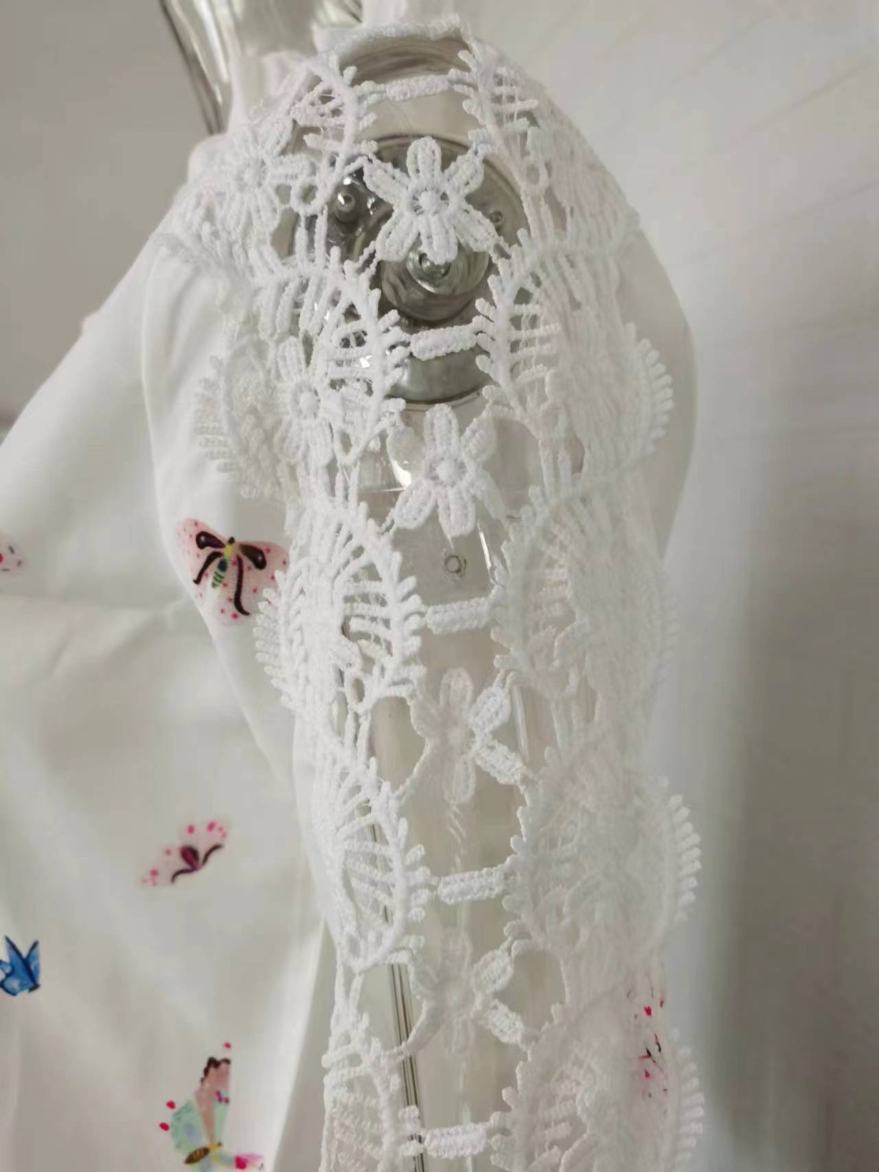 Autumn Fashion Butterfly Print Women Blouses Lace Long Sleeve Ruffle V-Neck Blouse Shirt Casual Tee Tops Elegant Work Shirt