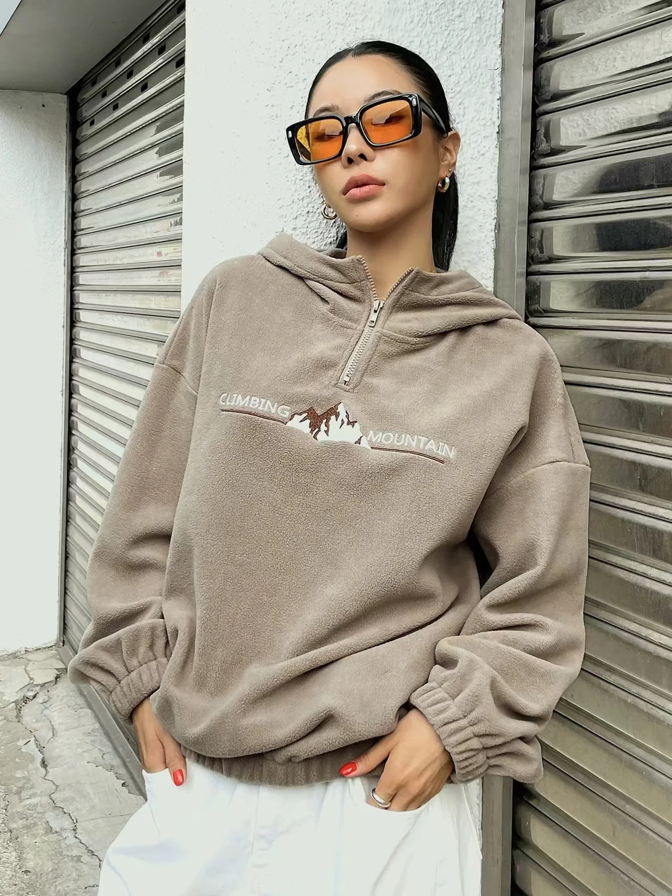 Original Letter Embroidered Fleece Hooded Sweatshirt Autumn and Winter Woman Loose Warm Casual Y2K Half Zipper Design Sweatshirt