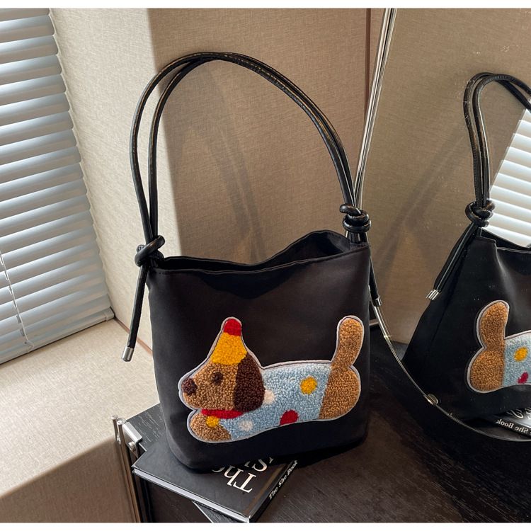 Casual Dachshund dog bag new autumn single-shoulder underarm bag for women high-end and versatile crossbody bucket bag