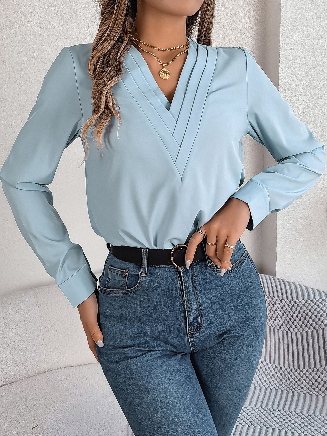 High Quality Autumn and Winter Elegant Solid Color Layered V-neck Fashionable Long Sleeved Shirt Women's Clothing Tops