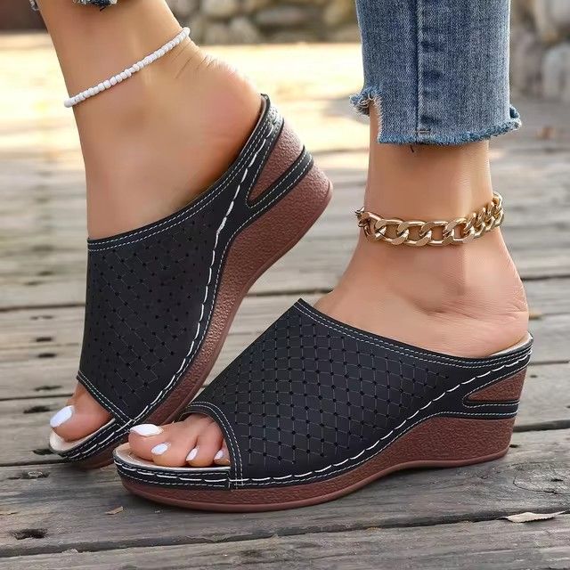 2024 New Fashion Women's Wedge Heel Thick Bottom Slippers Large Solid Fish Mouth Wedge Heel Elevated Casual Slippers