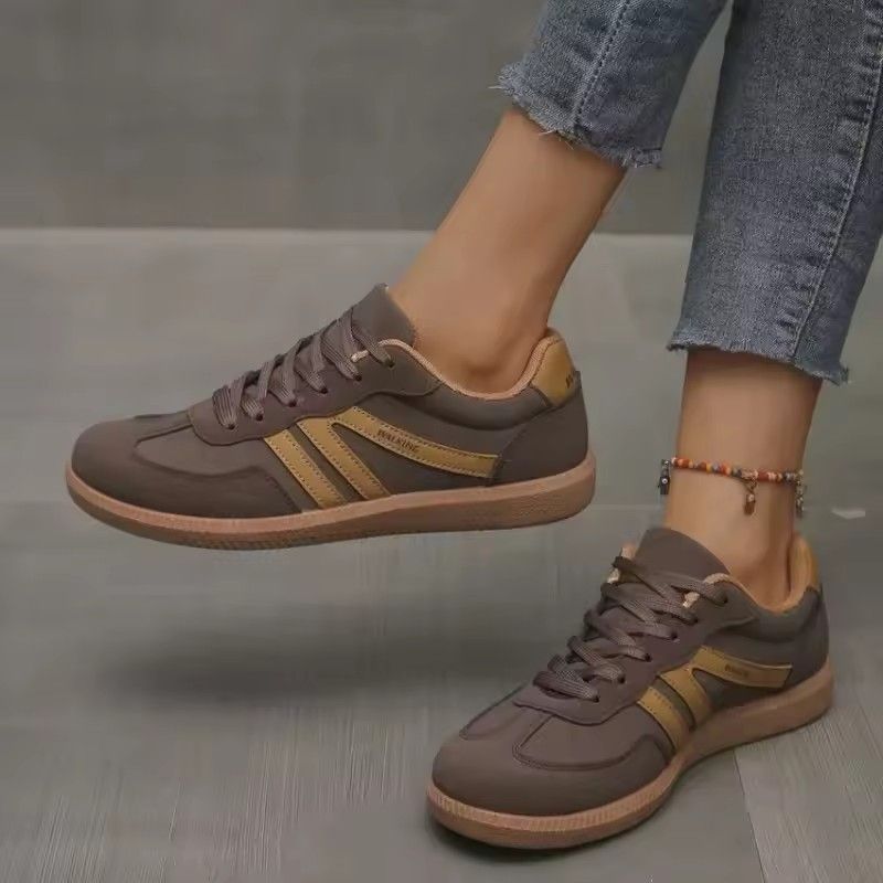 Women Sneakers 2025 Spring New Luxury Flat Loafers Comfortable Slip on Soft Female Sneakers Lightweight Outdoor Shoes for Women