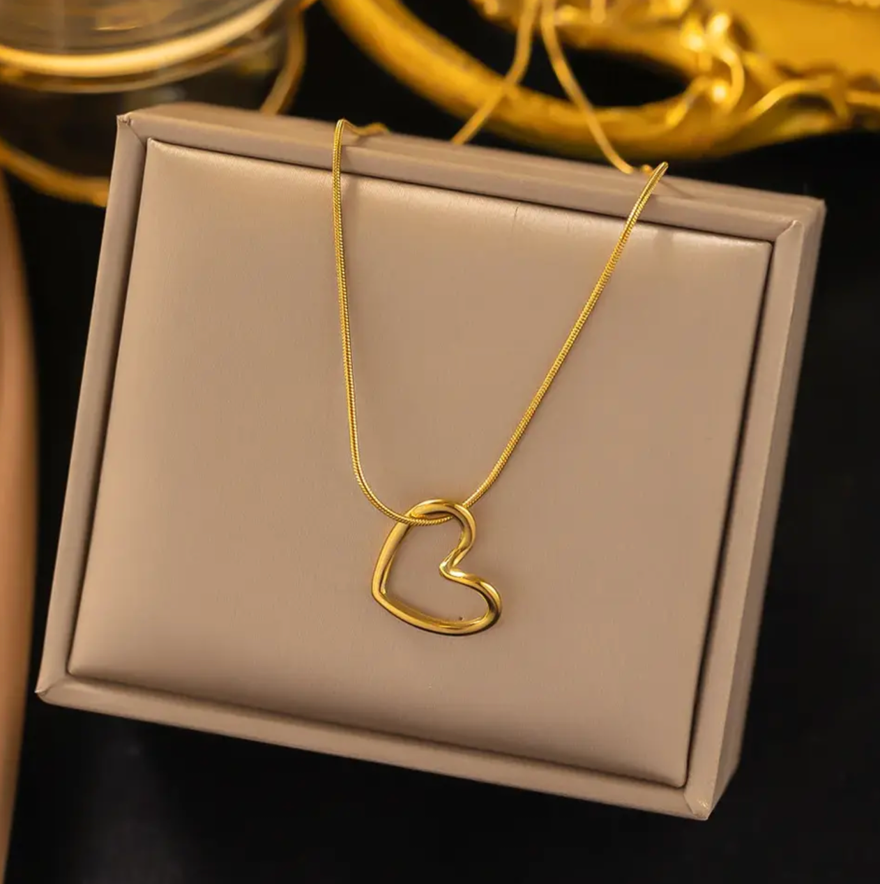 Valentine's Day jewelry gifts 316L Stainless Steel Love Heart Pendant Necklace For Women Fashion Ladies Gold Color Clavicle Chain High Q