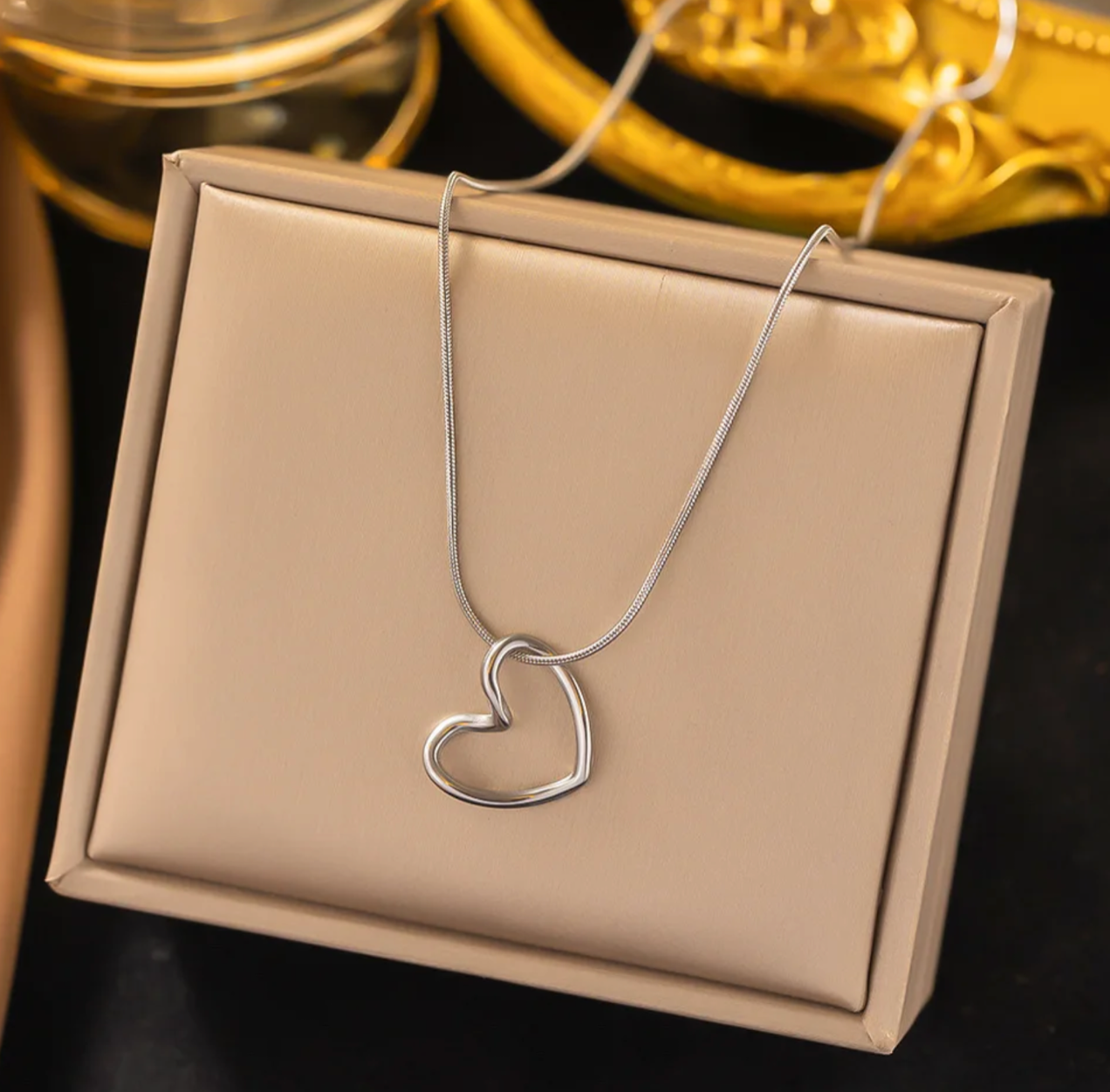 Valentine's Day jewelry gifts 316L Stainless Steel Love Heart Pendant Necklace For Women Fashion Ladies Gold Color Clavicle Chain High Q