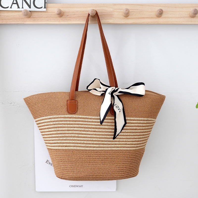 Selling Straw Woven Tote Bag 2024 New Free Shipping High Quality Sewing Thread Zipper Large Capacity Beach Party Shoulder Bag