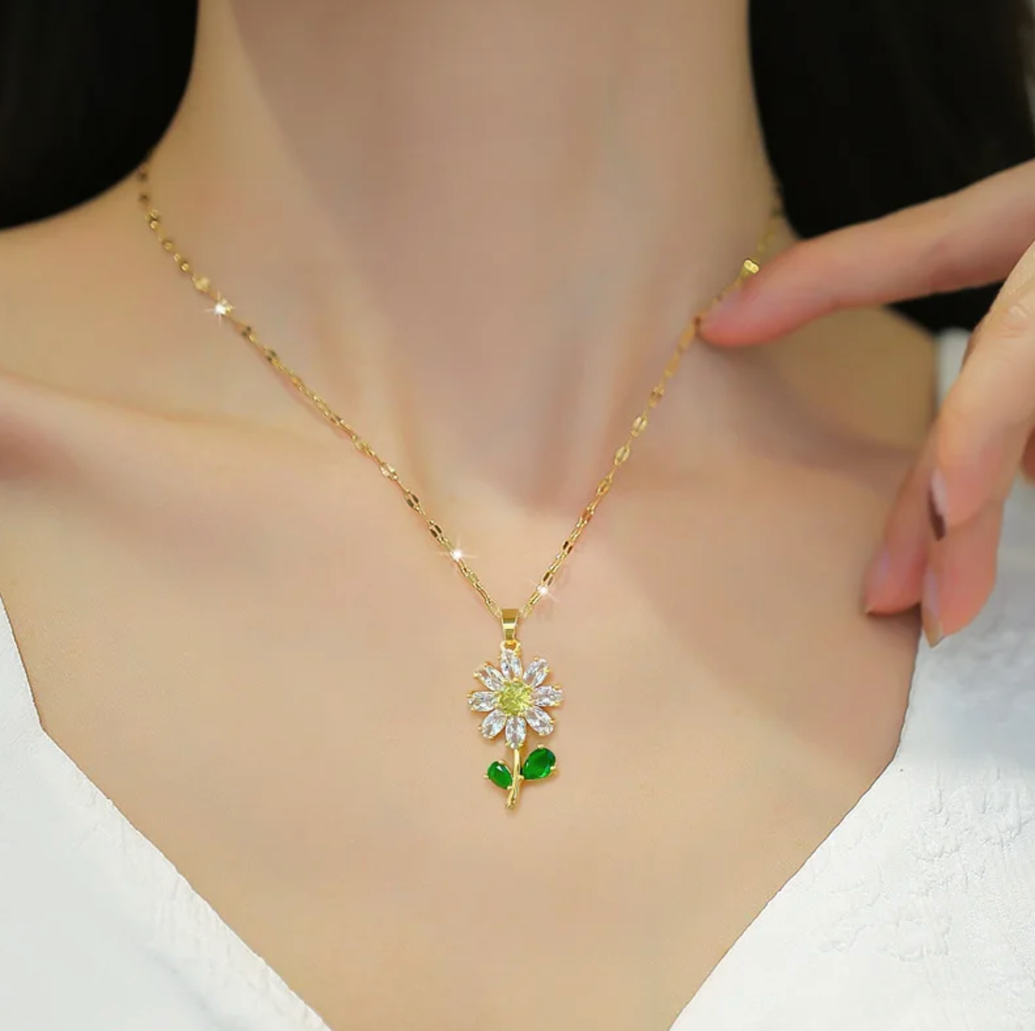 Classic Green Leaf Flower Necklace and Earrings Set Light Luxury Sunflower Personalized Banquet Stainless Steel Jewelry