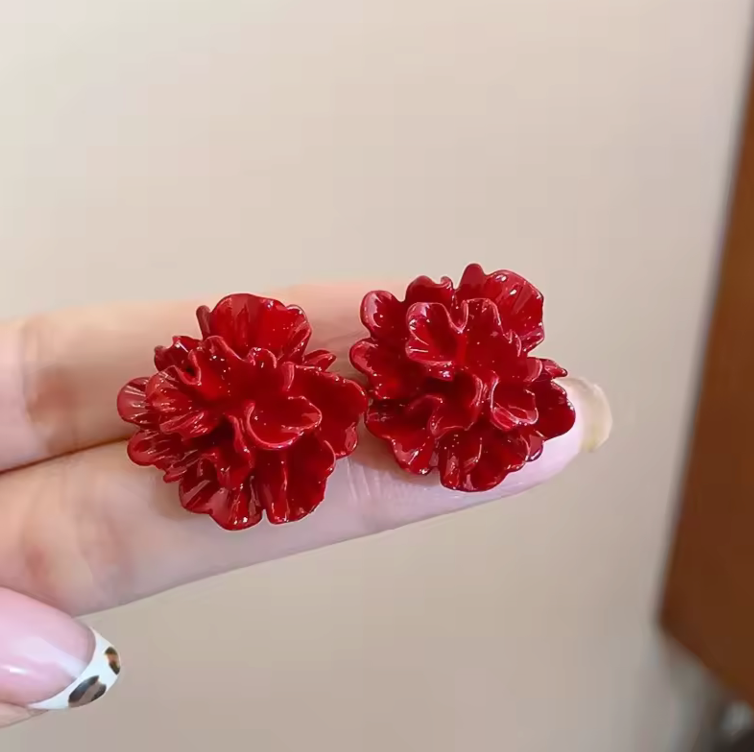 Bohemian Red Flower Women's Stud Earrings Unique Design Folded Irregular Floral Small Earrings Summer Beach Vacation Ear Jewelry