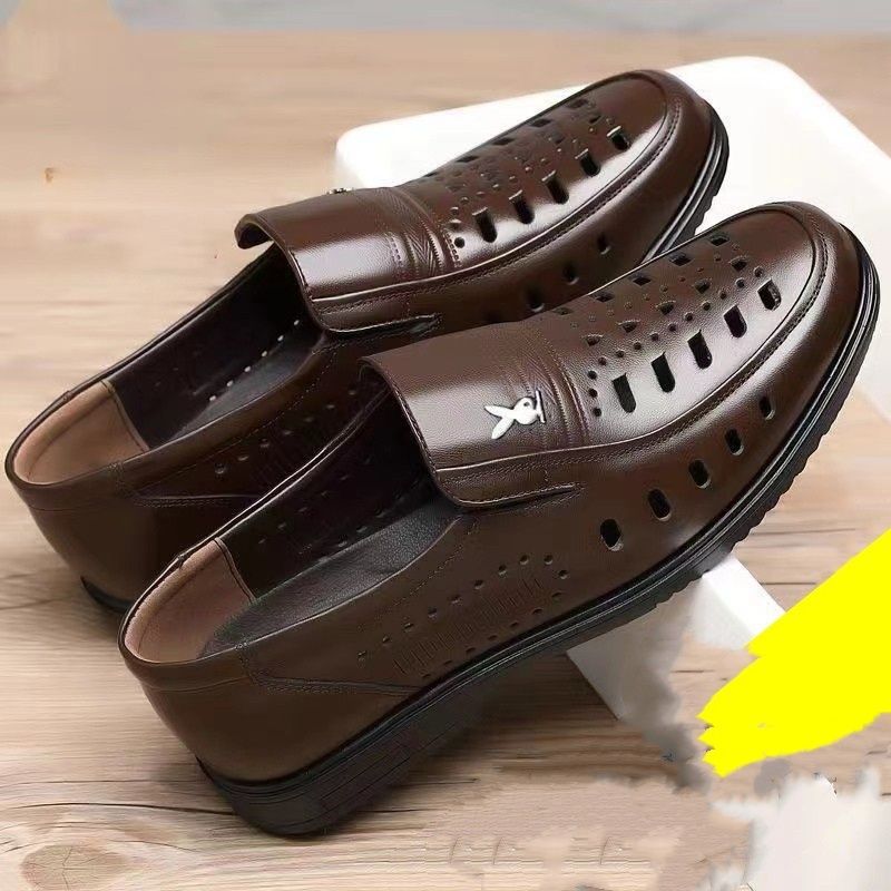 New business hole cool leather shoes men's casual sandals summer breathable youth pointy male sandals