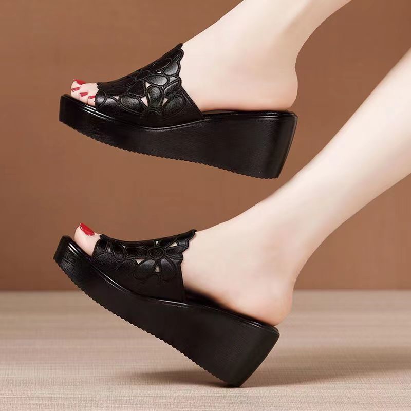 6cm Mid Heel  Platform Open Toe Wedge Sandals ，New Solid Color Fashion Wear Hollow Breathable Wedge Sandals And Slippers
