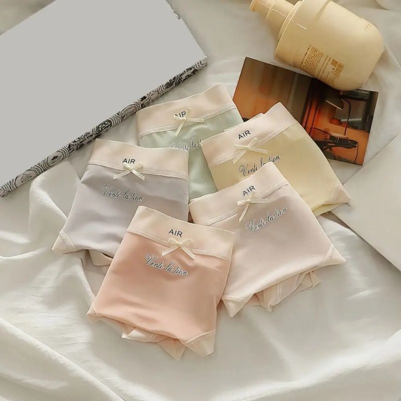 Mid-high Waist Ice Silk Cool Feeling Ultra-thin Seamless Underwear For Women,Breathable And Comfortable Girls' Triangle Underwear,Romantic Ice Silk,Full Of Enchantment,Summer Madam Exclusive Underwear