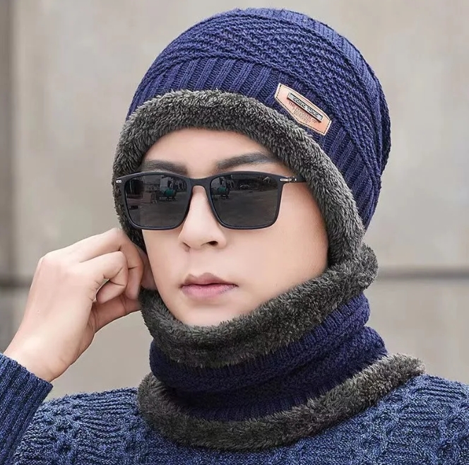 Men's and women's universal hat and neck two-piece set, winter plush insulation, men's ear protection, knitted hat, windproof sweater hat