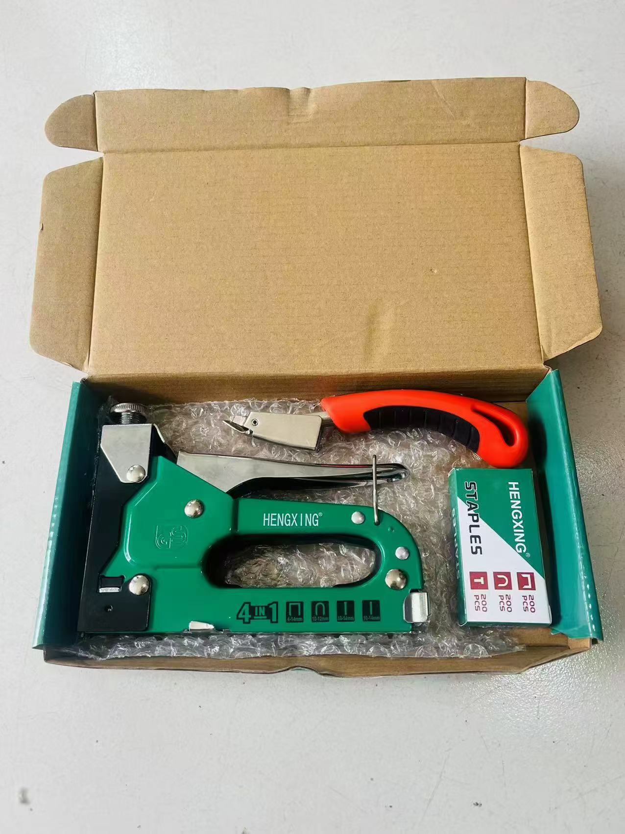 4 in1 Staple Gun Heavy Duty,Upholstery Manual Brad Nailer Power Adjustment Stapler Gun for Wood,Crafts,Carpentry,Decoration DIY (Stapler Gun+800pcs nail+staple remover)