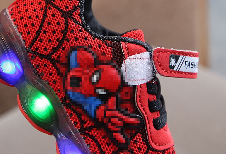 Children's shoes boys and girls sports shoes mesh single shoes LED light-emitting shoes 1-9 years old children's shoes