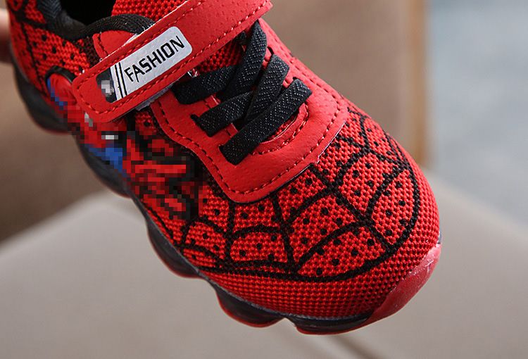 Children's shoes boys and girls sports shoes mesh single shoes LED light-emitting shoes 1-9 years old children's shoes