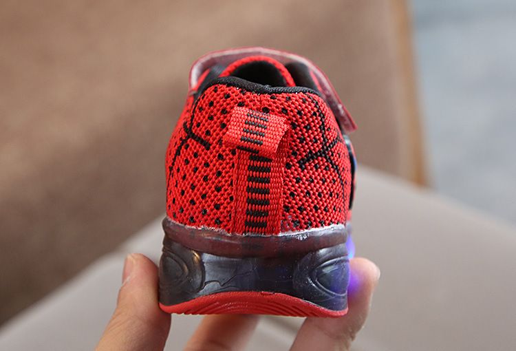 Children's shoes boys and girls sports shoes mesh single shoes LED light-emitting shoes 1-9 years old children's shoes