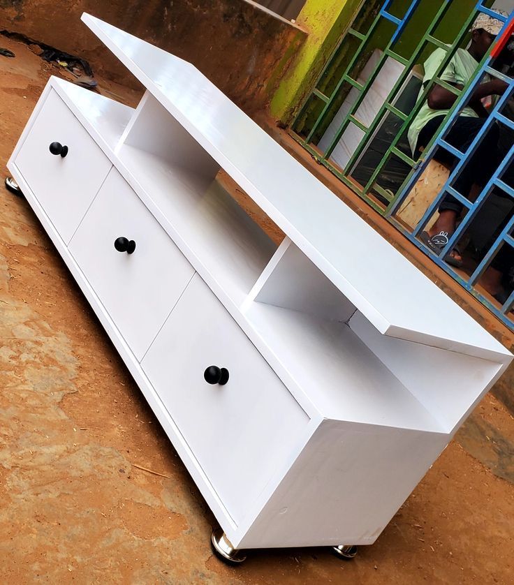 MEUBLE3 MODERN WOODEN TV STAND; stylish and elegant, with luxury feel ,. tv stands for lounge, tv stand for family room, tv stand for offices and waiting room. bnb and private rooms