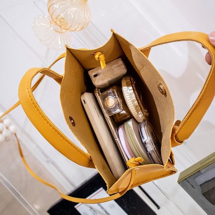 Women Shoulder Bag Messenger Bag Girl Casual Handbag Ladies Bags Women Bag Crossbody Bag Small Square Bag Ladies Slingbag Fast delivery within 1-5 days