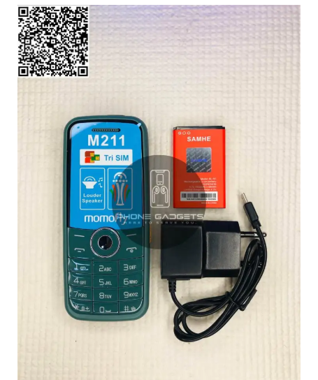 Momofly M211 button phone 1.77 inches screen with 3 / triple sim card slots battery capacity is 5c battery wireless FM torch light and Bluetooth connectivity featured phones