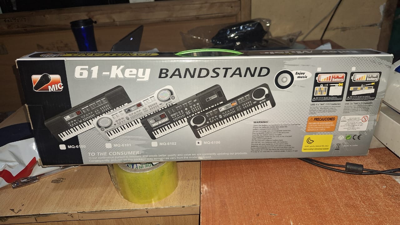 KEYBOARD. 61 Key Electronic Keyboard Digital Piano, Portable Digital Keyboard Beginners Electronic Piano for both kids and adults
 Keyboard with Microphone.